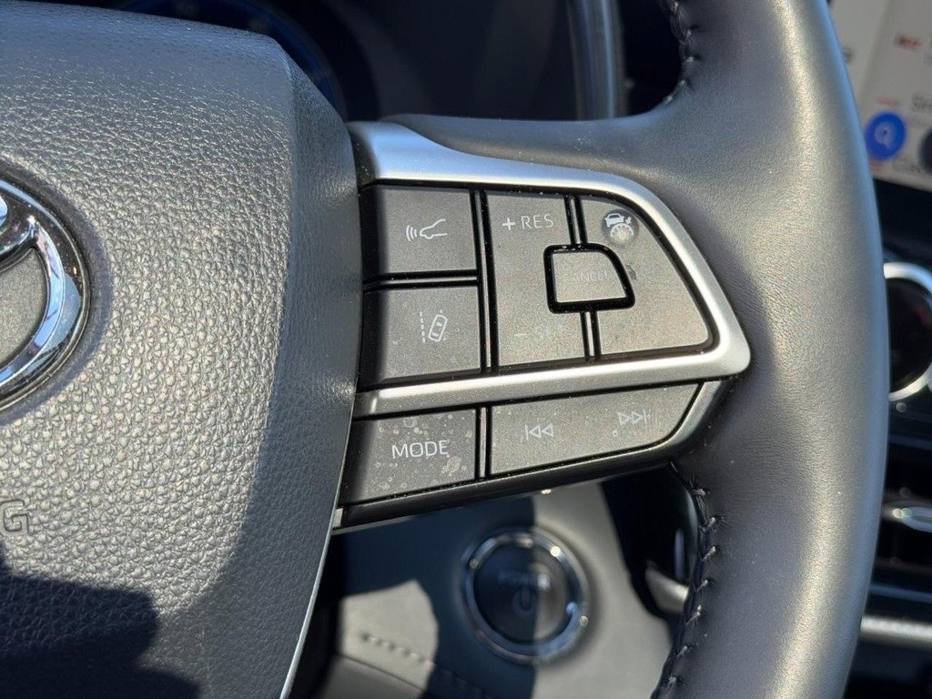 Used 2023 Toyota Highlander Platinum image 20