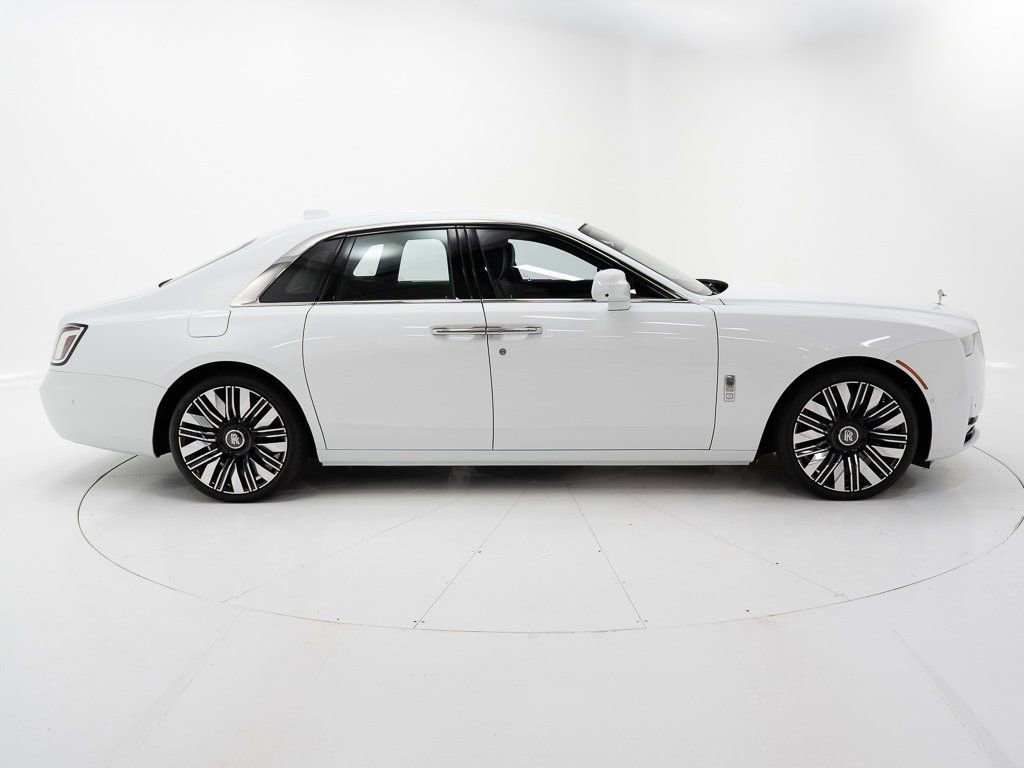 Used 2025 Rolls-Royce Ghost AWD/4WD image 6