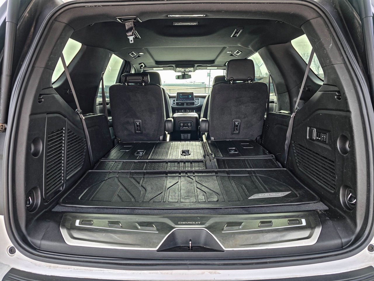 Used 2022 Chevrolet Tahoe LT w/ Luxury Package image 39