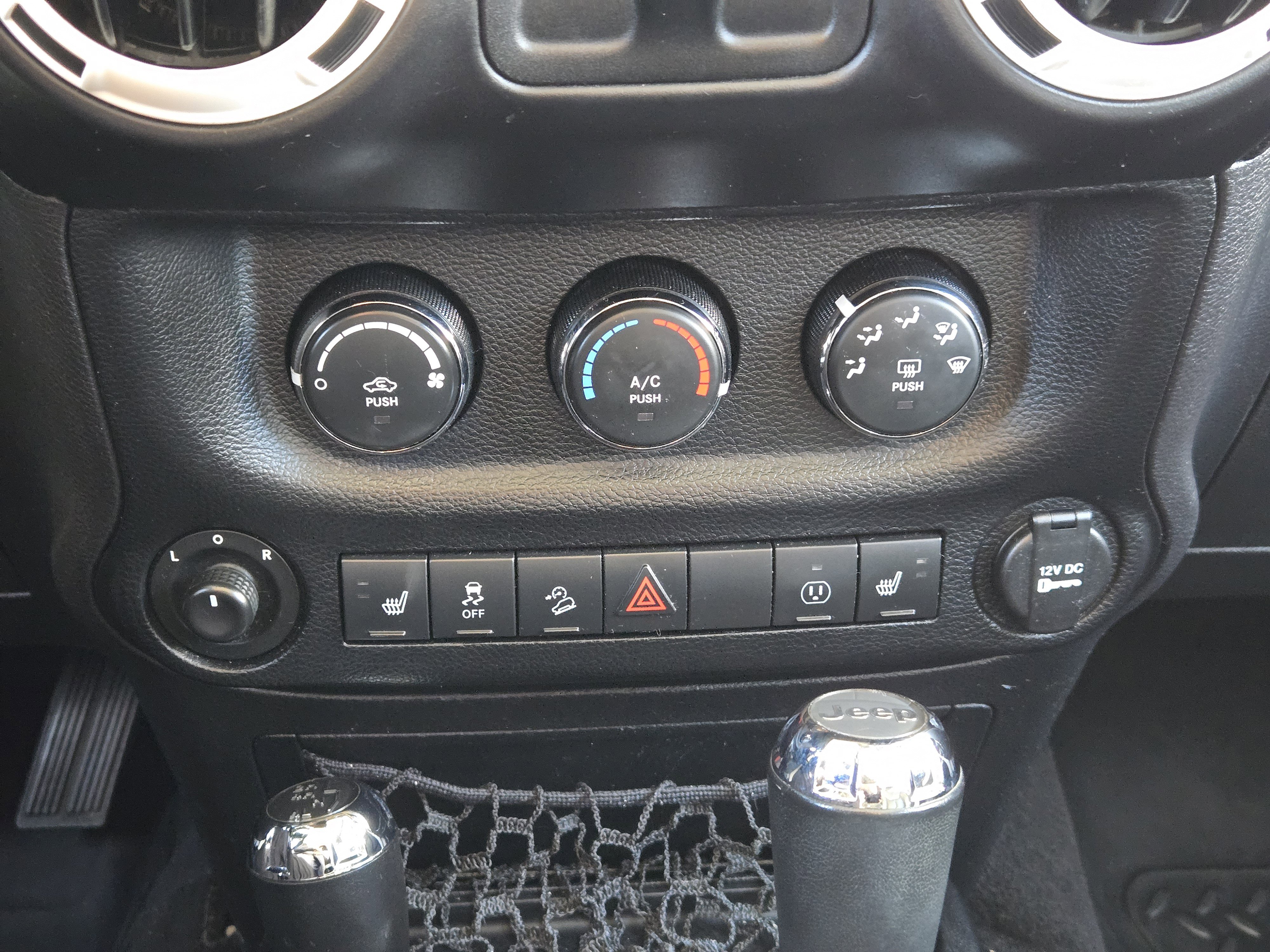 Used 2014 Jeep Wrangler Polar Edition image 19