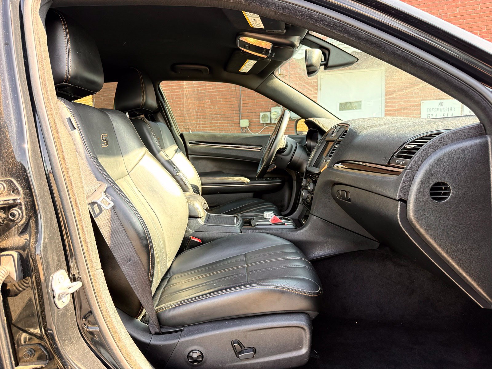 Used 2016 Chrysler 300 S RWD image 29