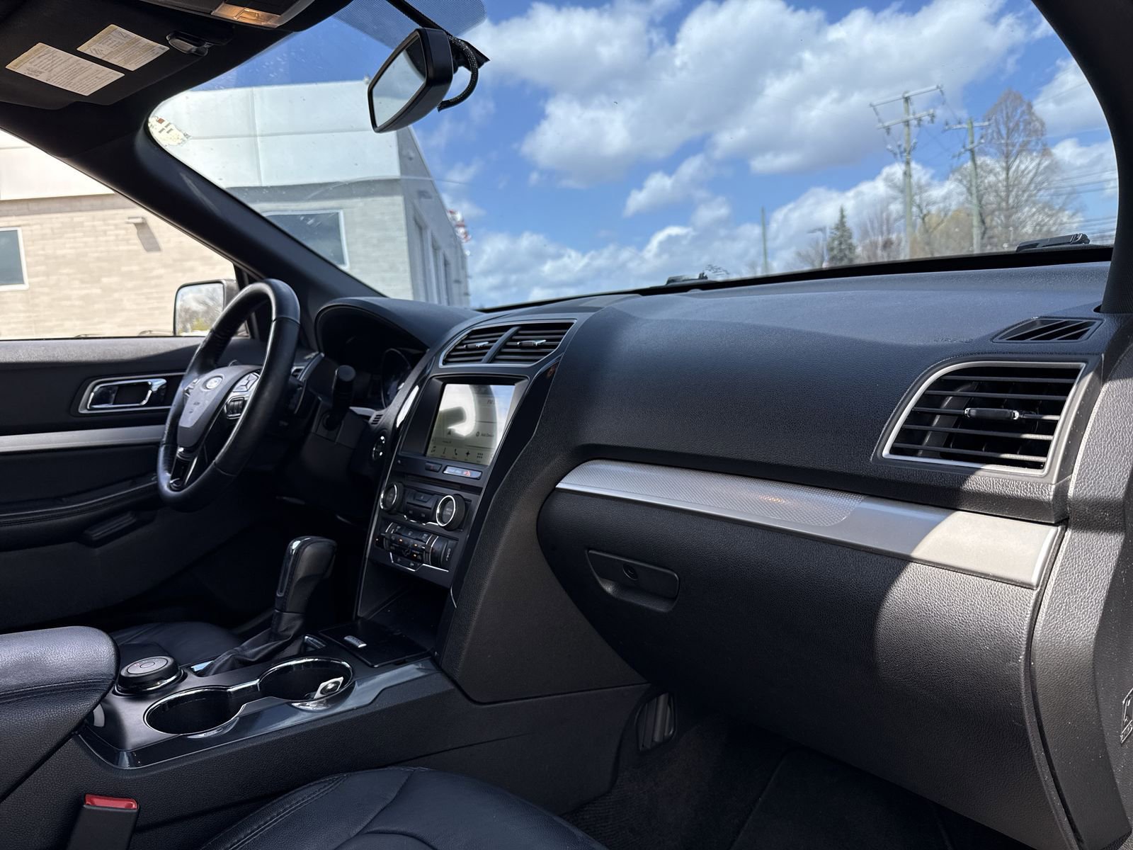 Used 2017 Ford Explorer XLT w/ Equipment Group 202A image 22