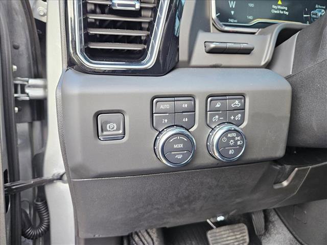Used 2025 GMC Sierra 3500 Denali w/ Denali Reserve Package image 24