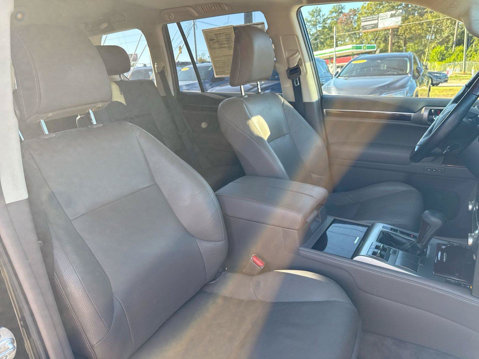 Used 2019 Lexus GX 460 Premium AWD/4WD image 17