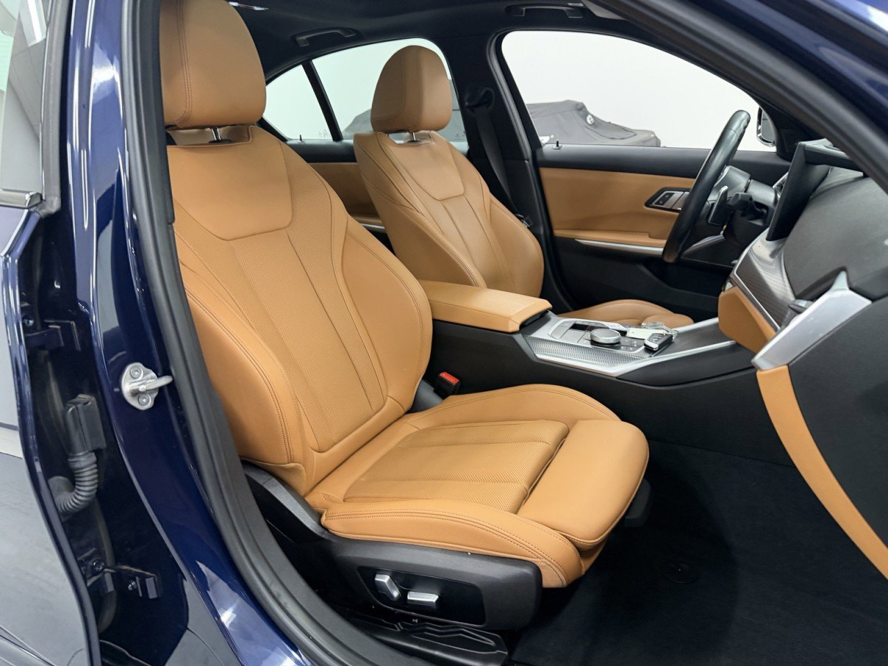 Used 2023 BMW 330i xDrive Sedan w/ M Sport Package image 28