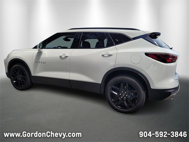 Used 2025 Chevrolet Blazer LT image 3