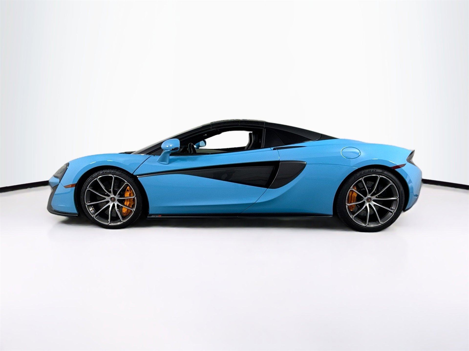 Used 2018 McLaren 570S Spider image 4
