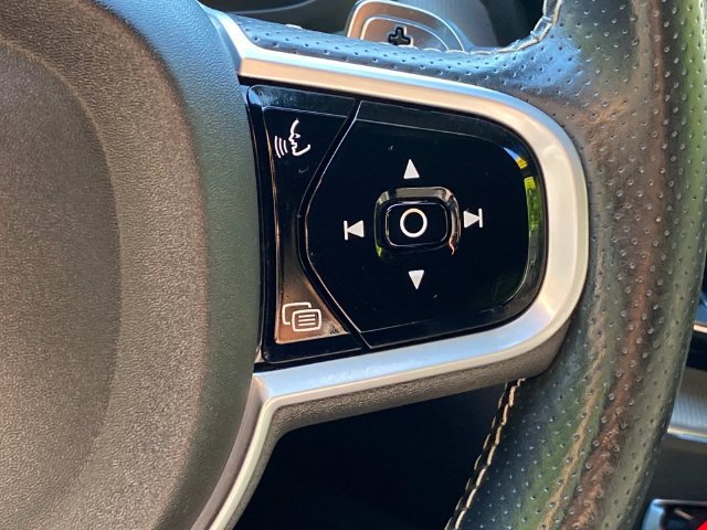 Used 2019 Volvo XC60 T5 R-Design FWD image 21
