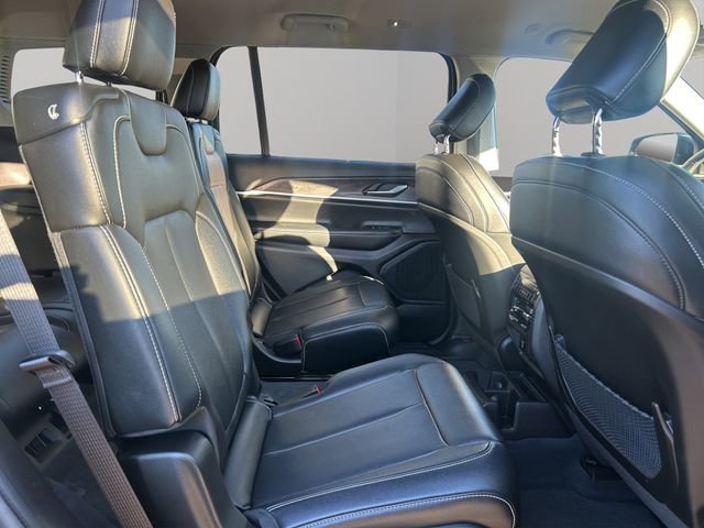 Used 2023 Jeep Grand Cherokee L Limited w/ Trailer Tow Group (B) image 23