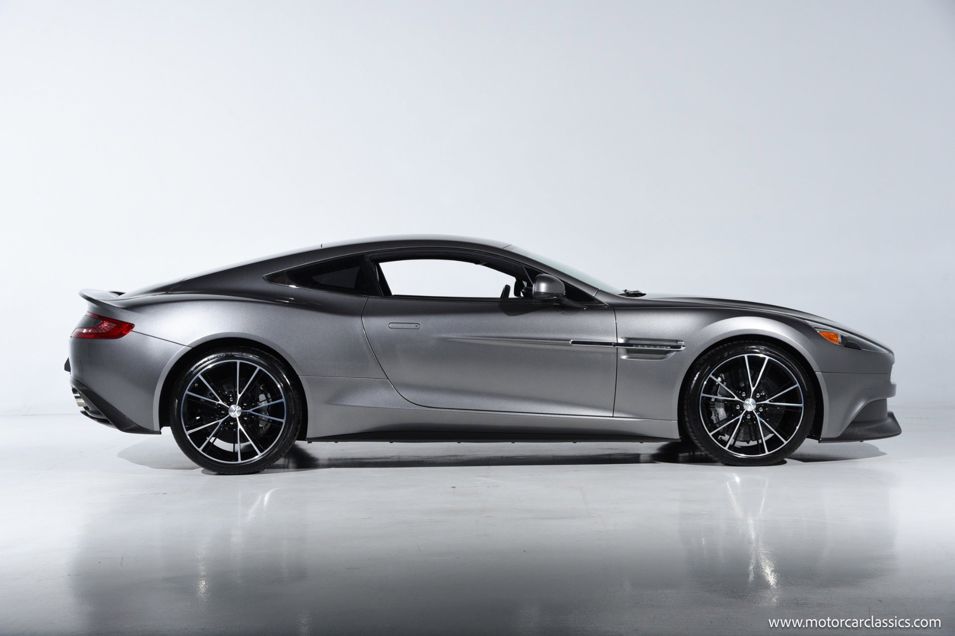 Used 2014 Aston Martin Vanquish Coupe RWD image 9