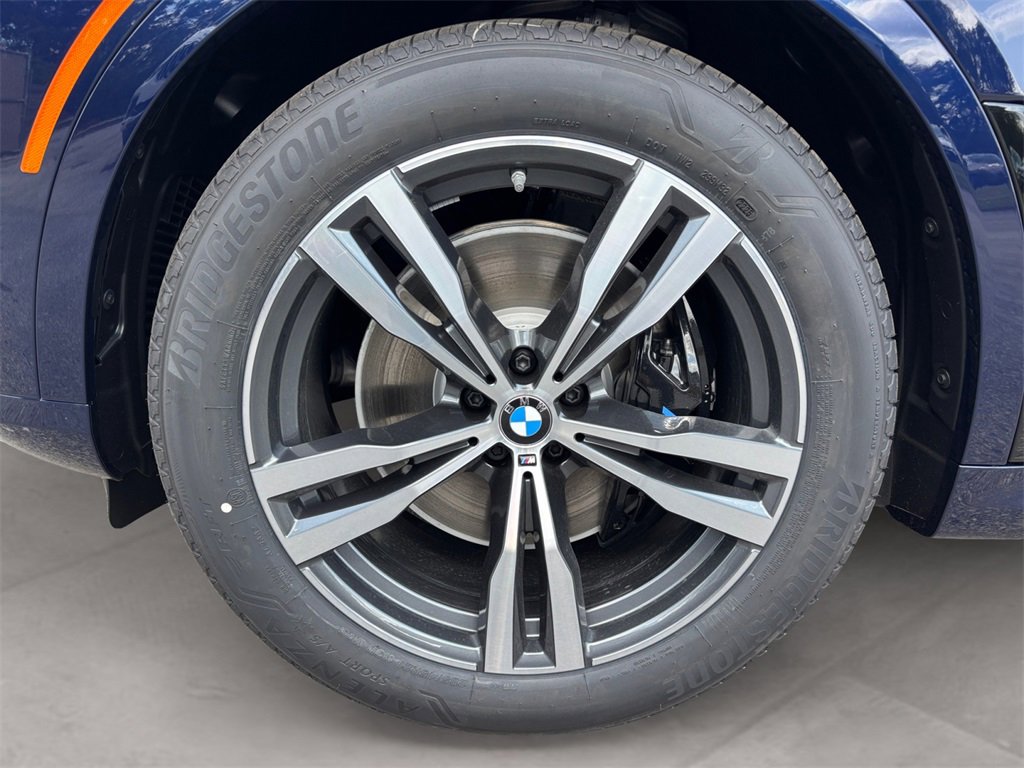 New 2026 BMW X7 M60i image 14