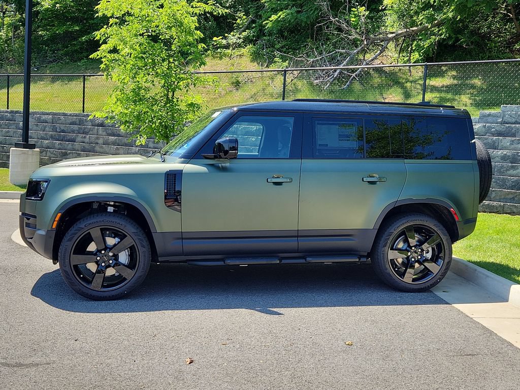 New 2026 Land Rover Defender 110 S AWD/4WD image 6
