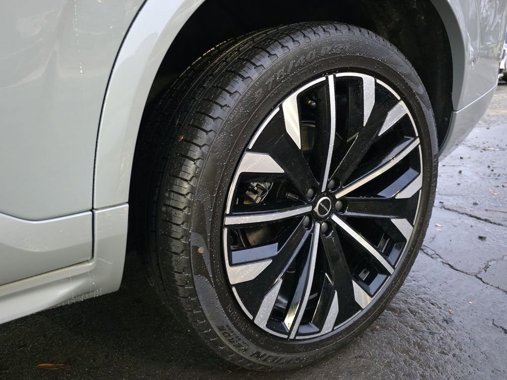 New 2026 Volvo XC90 B6 Ultra w/ Protection Package image 46