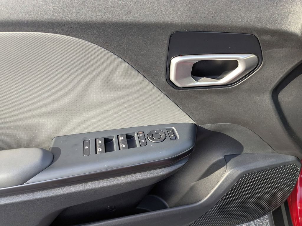 Used 2025 Kia K4 LXS image 14