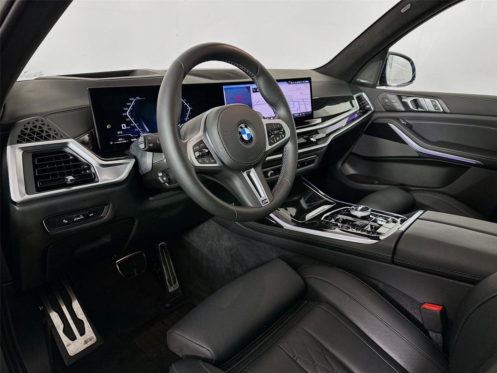 Used 2025 BMW X7 M60i w/ Executive Package image 9
