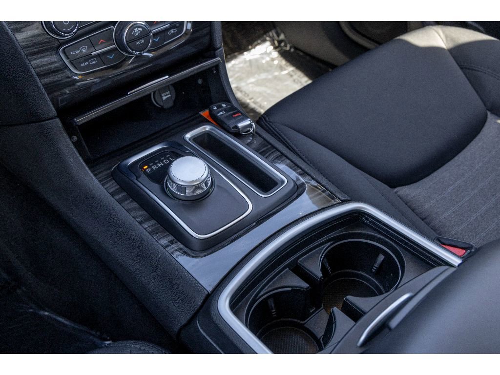 Used 2022 Chrysler 300 Touring w/ Sport Appearance Package image 27