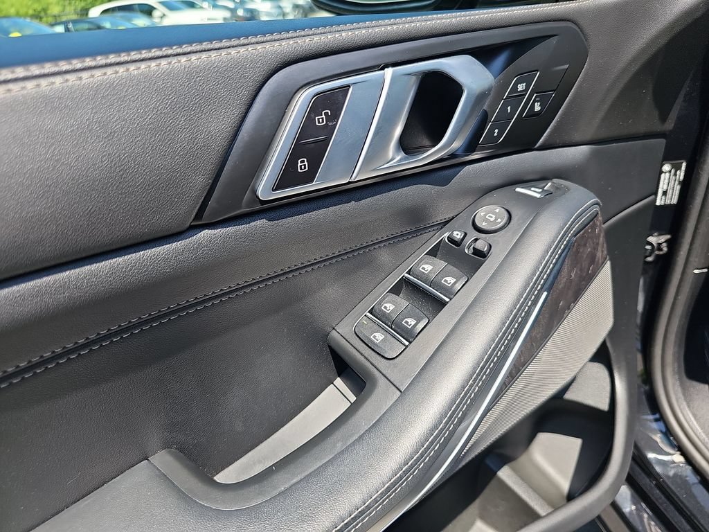 Certified 2025 BMW X5 xDrive40i w/ M Sport Package AWD/4WD image 19