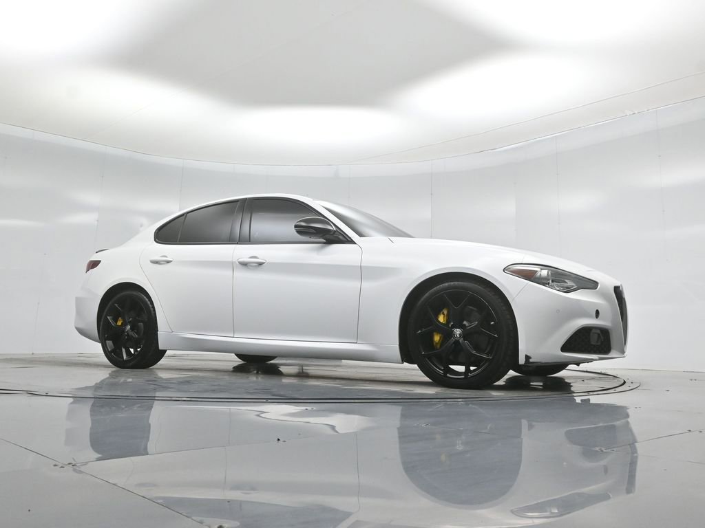 Used 2021 Alfa Romeo Giulia Ti w/ Nero Edizione RWD image 3