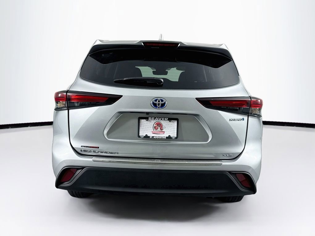 Used 2024 Toyota Highlander XLE FWD image 8