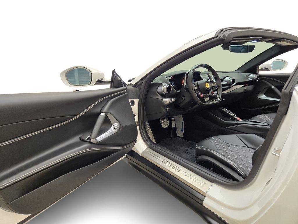 Used 2022 Ferrari 812 GTS image 17