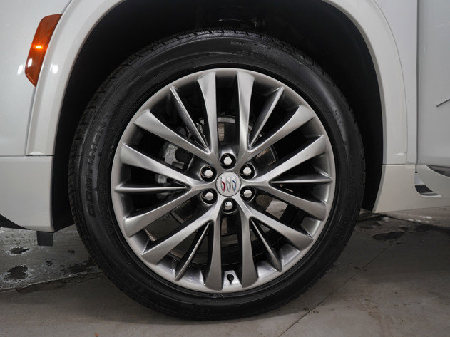 Used 2025 Buick Enclave Avenir image 34