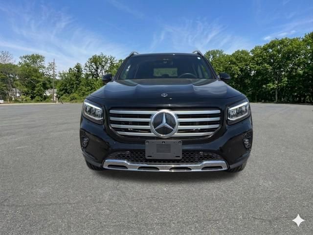 Used 2025 Mercedes-Benz GLB 250 image 3