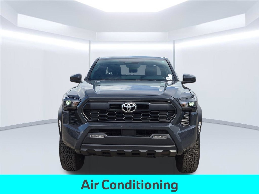 Used 2024 Toyota Tacoma TRD Off-Road AWD/4WD image 11