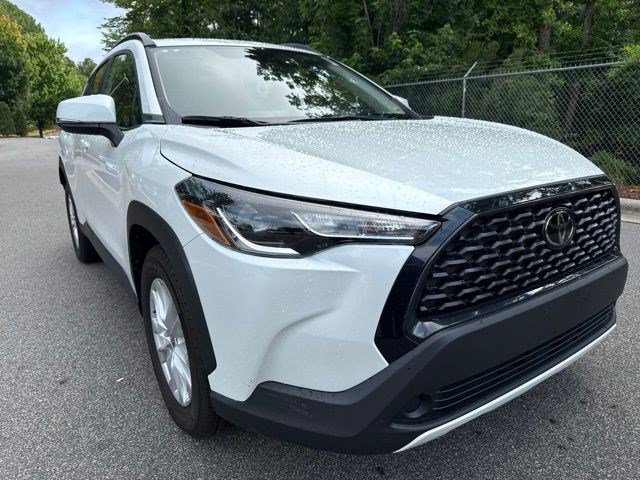Used 2022 Toyota Corolla Cross LE FWD image 3