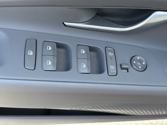 Used 2024 Hyundai Elantra SEL w/ Convenience Package image 18