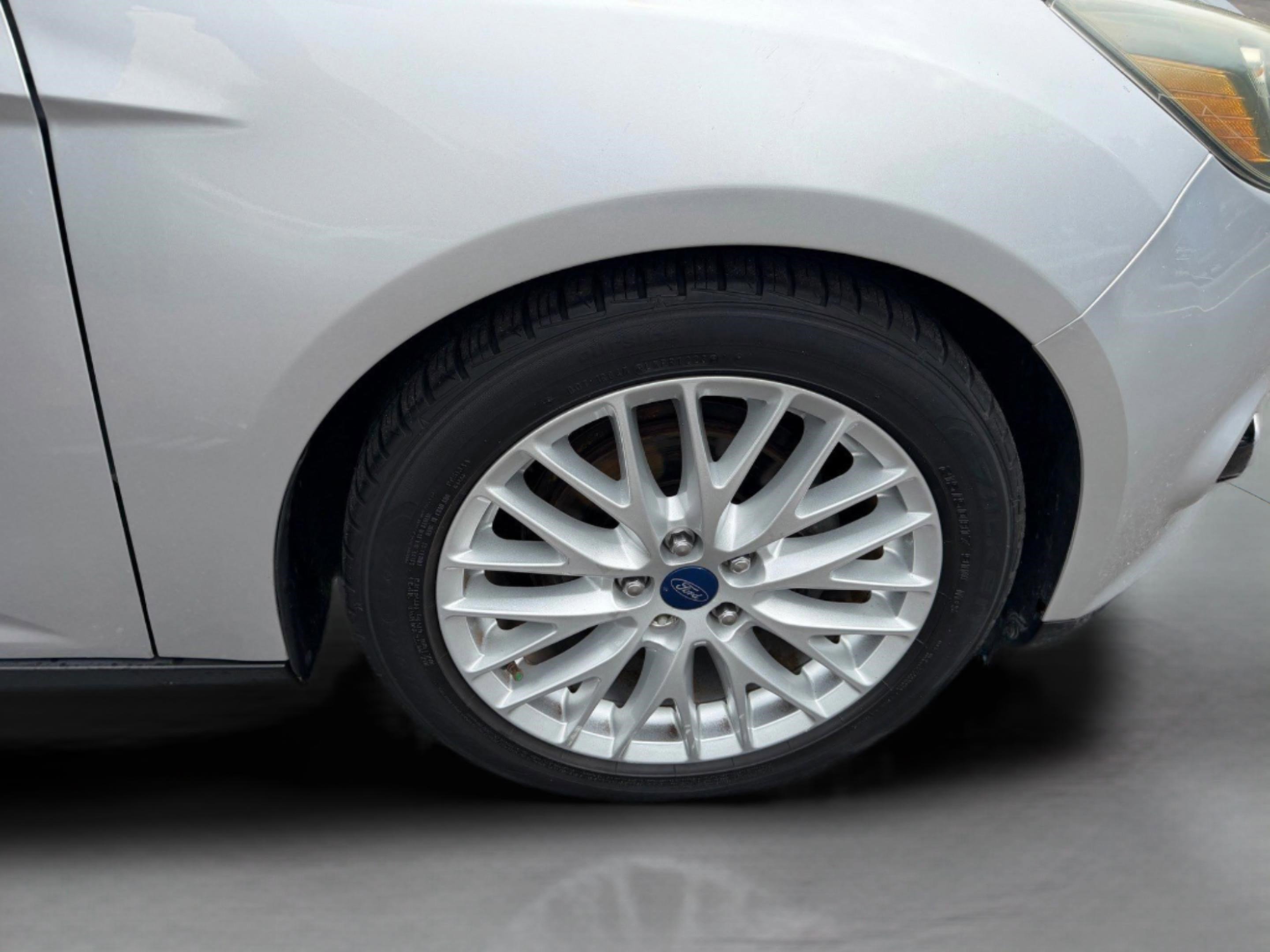 Used 2014 Ford Focus Titanium FWD image 41