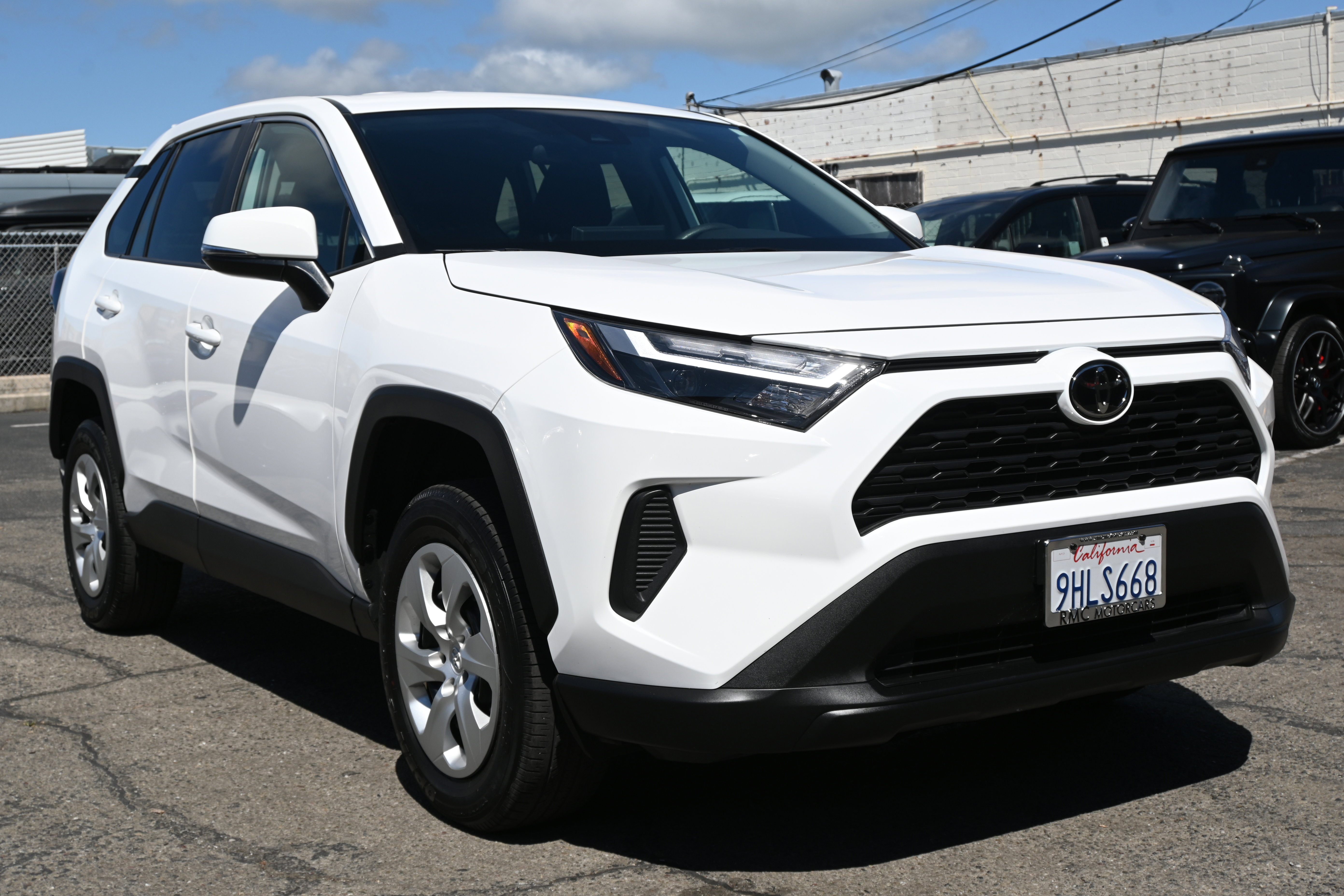 Used 2023 Toyota RAV4 LE image 6