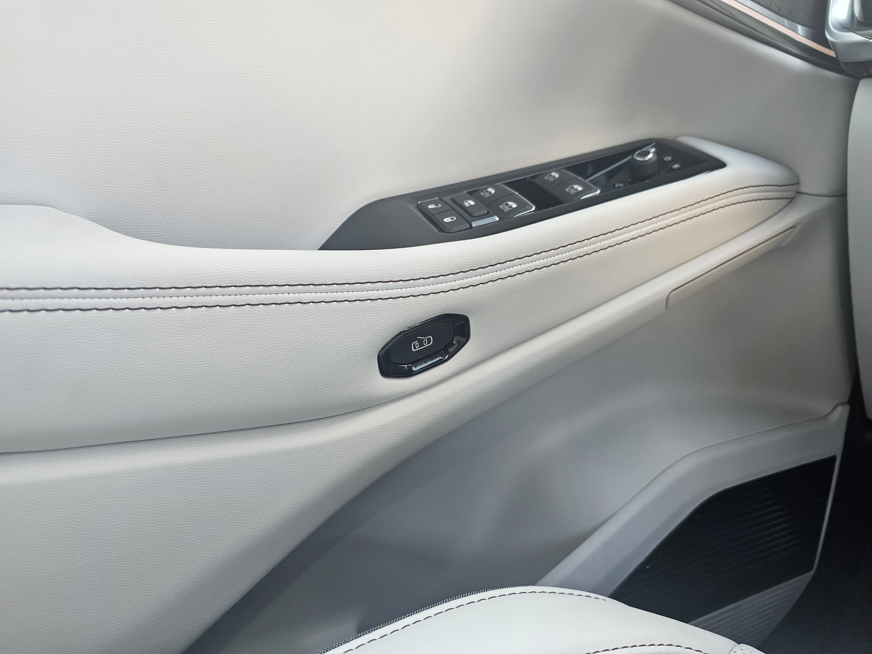 New 2025 Jeep Wagoneer S Limited AWD/4WD image 18