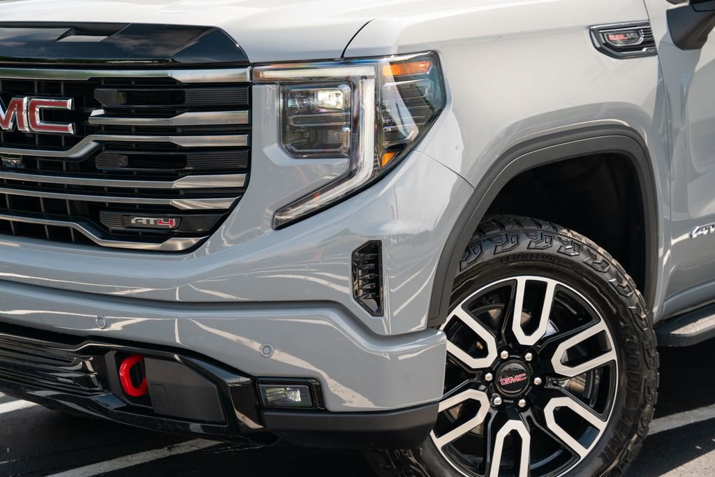 Used 2025 GMC Sierra 1500 AT4 w/ AT4 Premium Package AWD/4WD image 3
