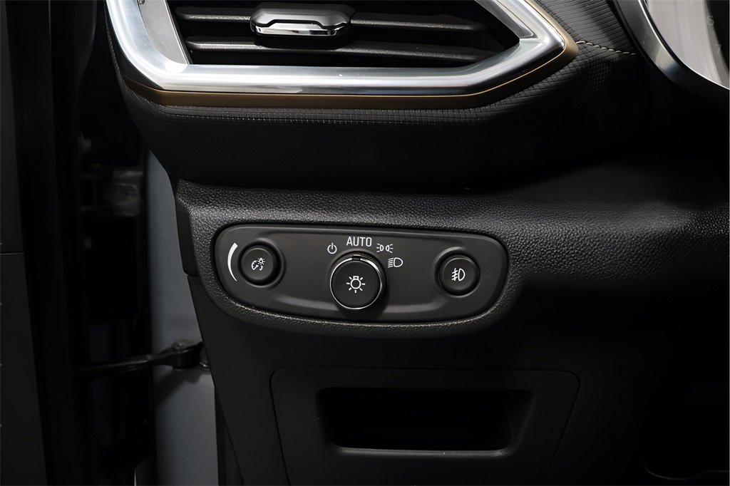 Used 2023 Chevrolet TrailBlazer ACTIV w/ Sun and Liftgate Package image 18