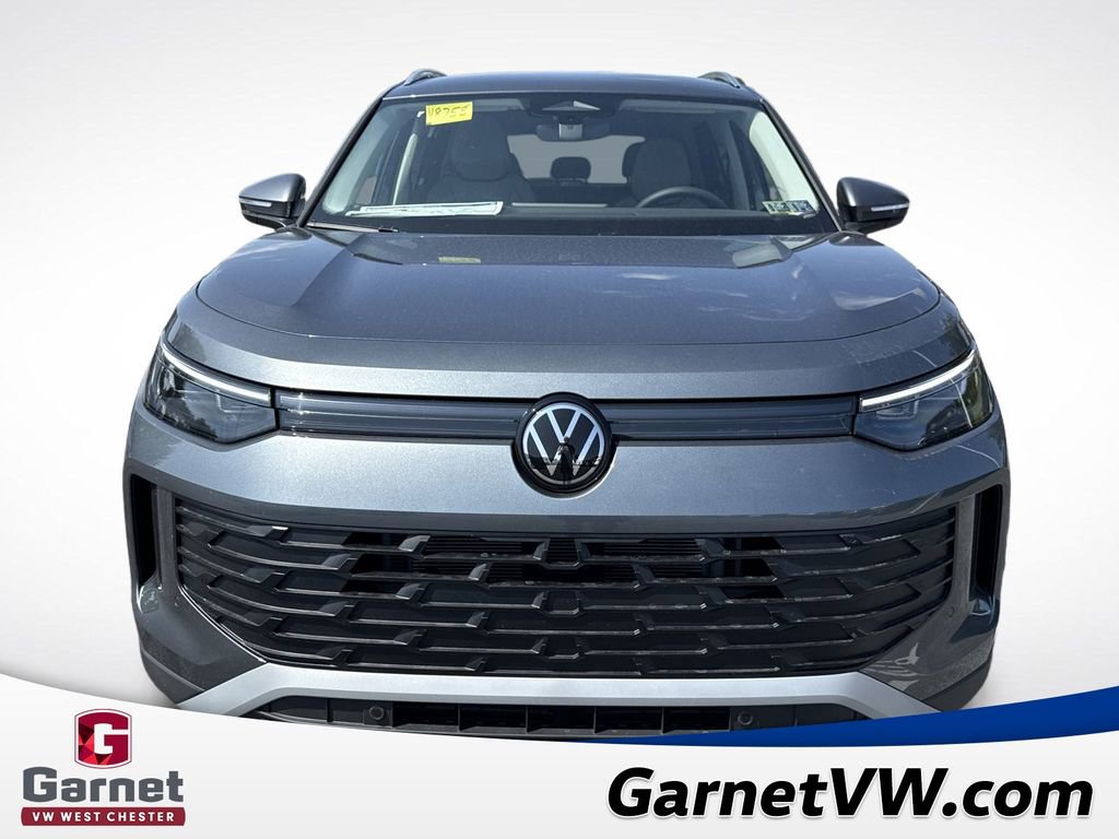 New 2025 Volkswagen Tiguan SE image 8