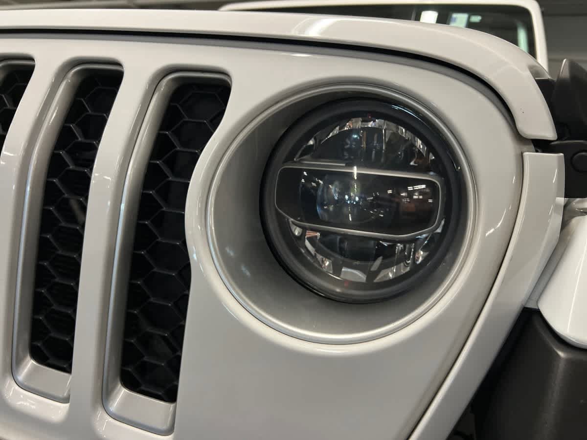 Used 2020 Jeep Gladiator Overland AWD/4WD image 31