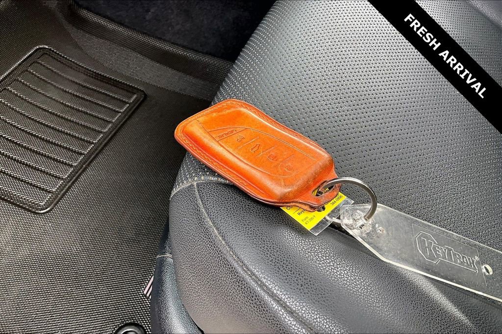 Used 2020 Lexus GX 460 Premium w/ Premium Package image 34