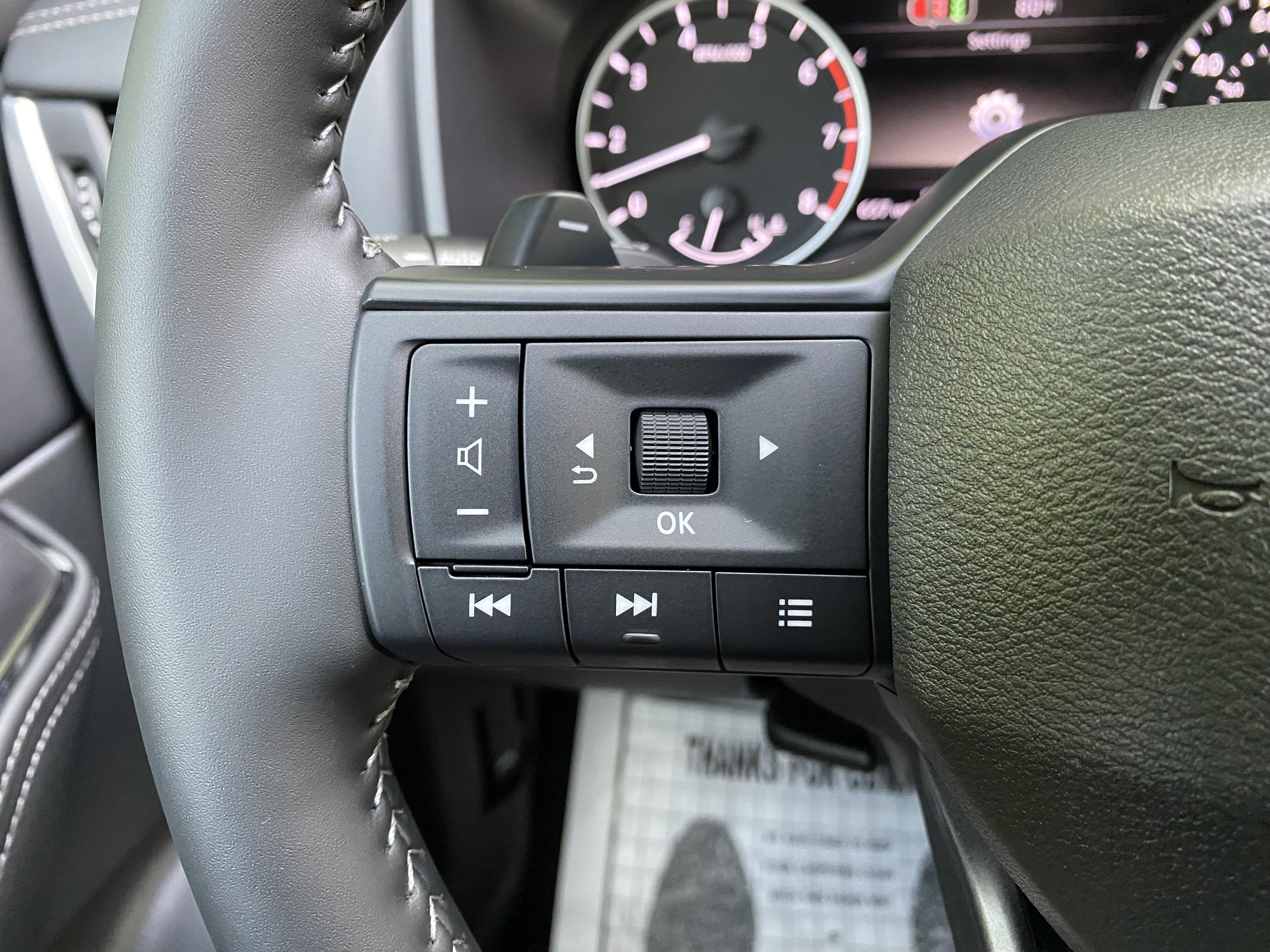 Used 2026 Nissan Rogue Dark Armor FWD image 19