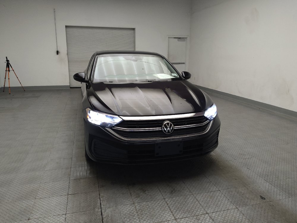Used 2023 Volkswagen Jetta SE FWD image 14