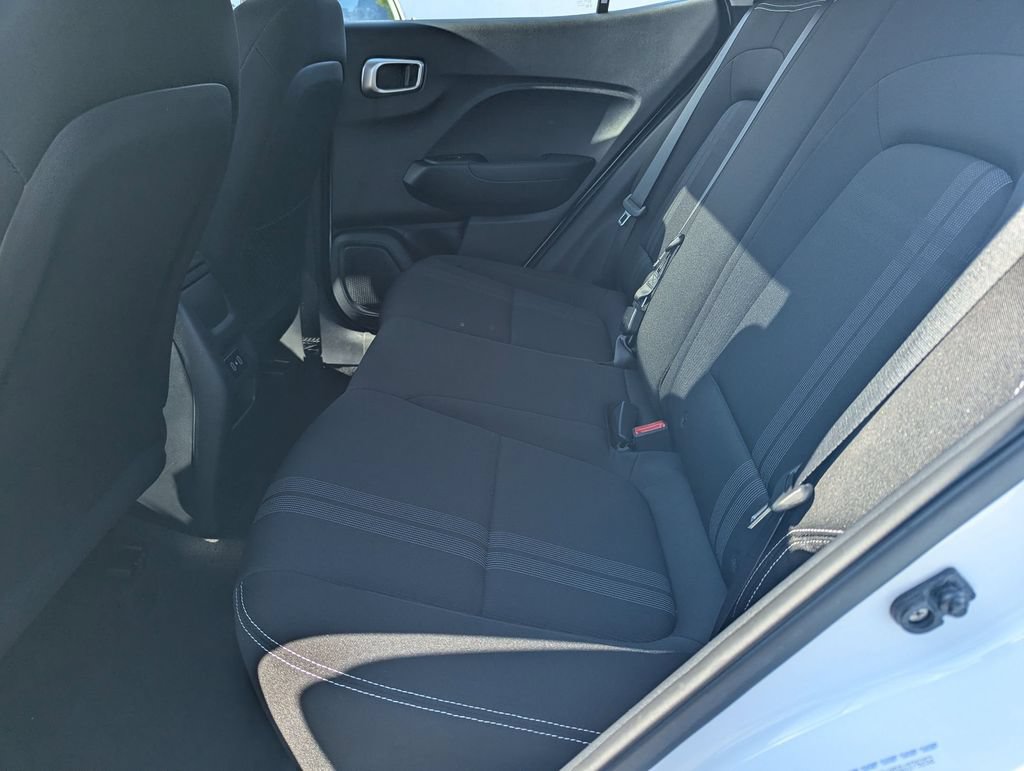 Used 2025 Hyundai Venue SEL FWD image 25