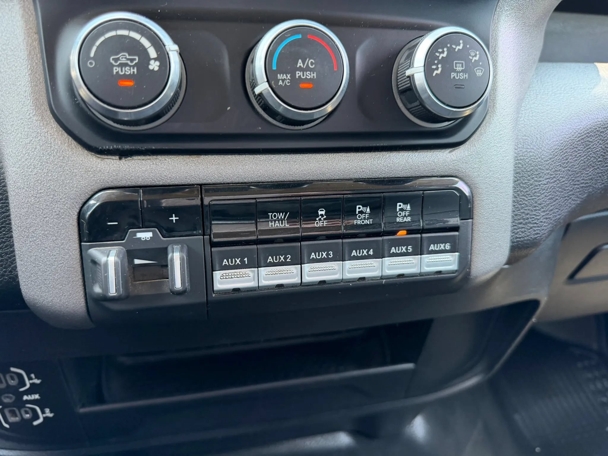 Used 2020 RAM 3500 Tradesman AWD/4WD image 23