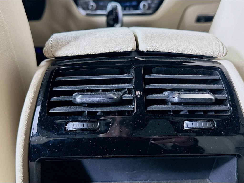 Used 2021 BMW 530i xDrive w/ Premium Package image 25