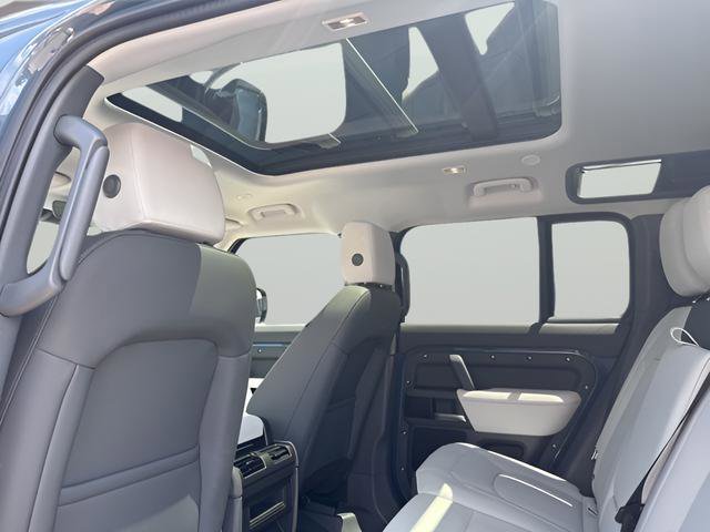 New 2025 Land Rover Defender 110 S AWD/4WD image 25