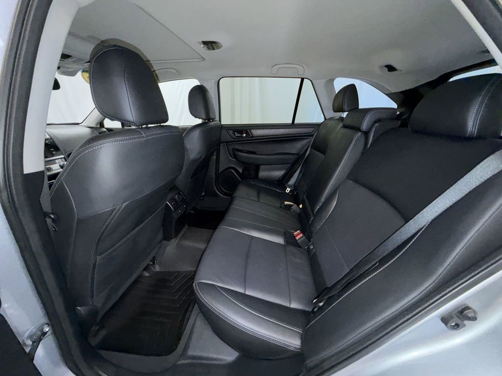 Used 2016 Subaru Outback 2.5i Limited image 12