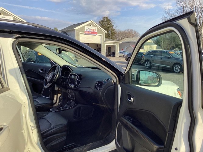 Used 2020 Jeep Compass Limited image 9