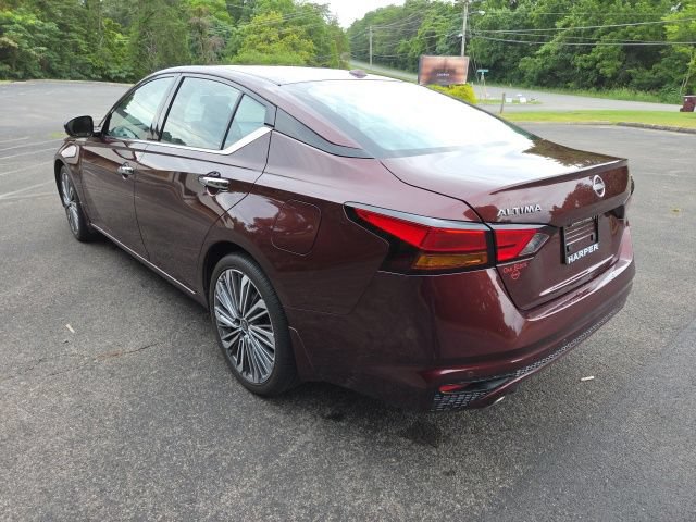 Used 2025 Nissan Altima 2.5 SL FWD image 10