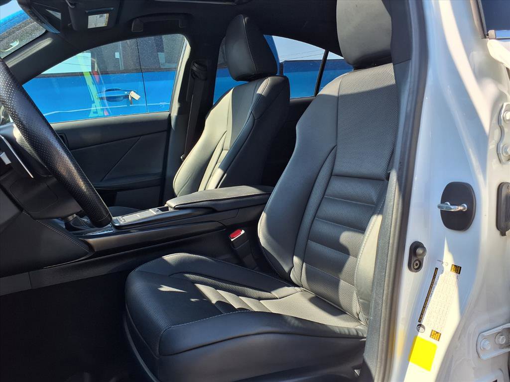 Used 2022 Lexus IS 350 F Sport image 6