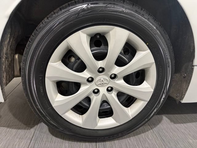 Used 2024 Toyota Corolla LE FWD image 24