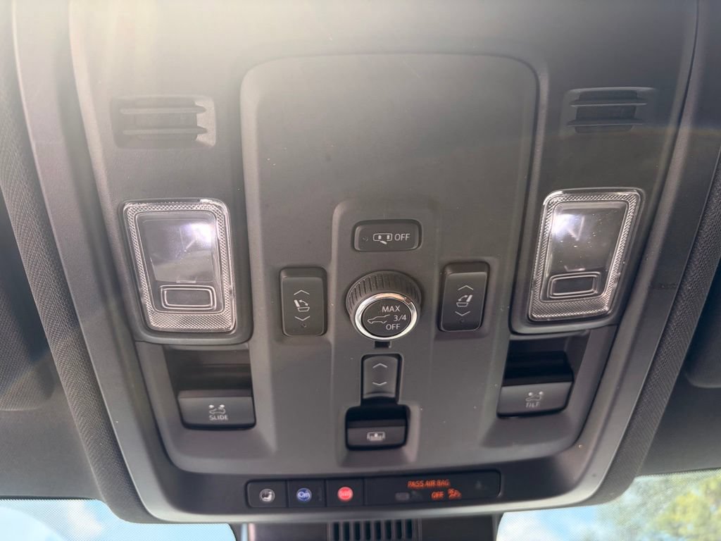 Used 2025 Chevrolet Suburban High Country AWD/4WD image 26