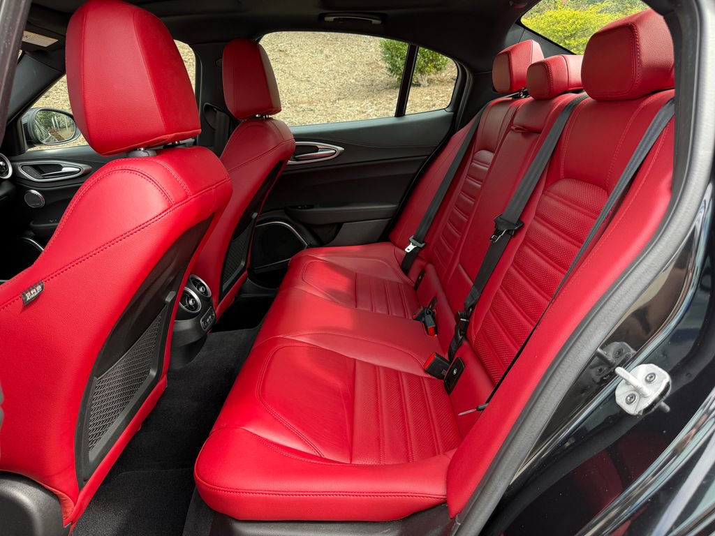 Used 2022 Alfa Romeo Giulia Veloce image 29